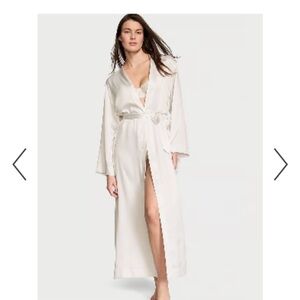 Victoria's Secret Ivory Bridal Women's Robe